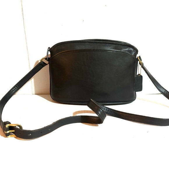 Coach vintage black leather crossbody handbag - Picture 1 of 8